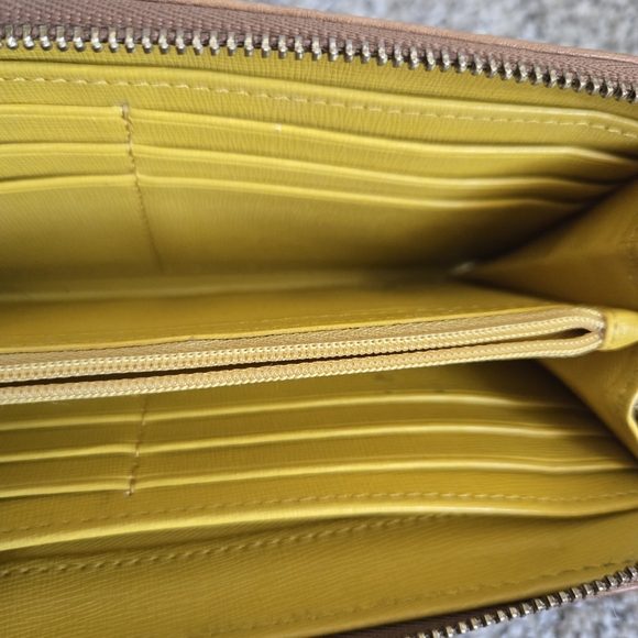 Fossil Tan Leather Women's Wallet - Picture 8 of 11